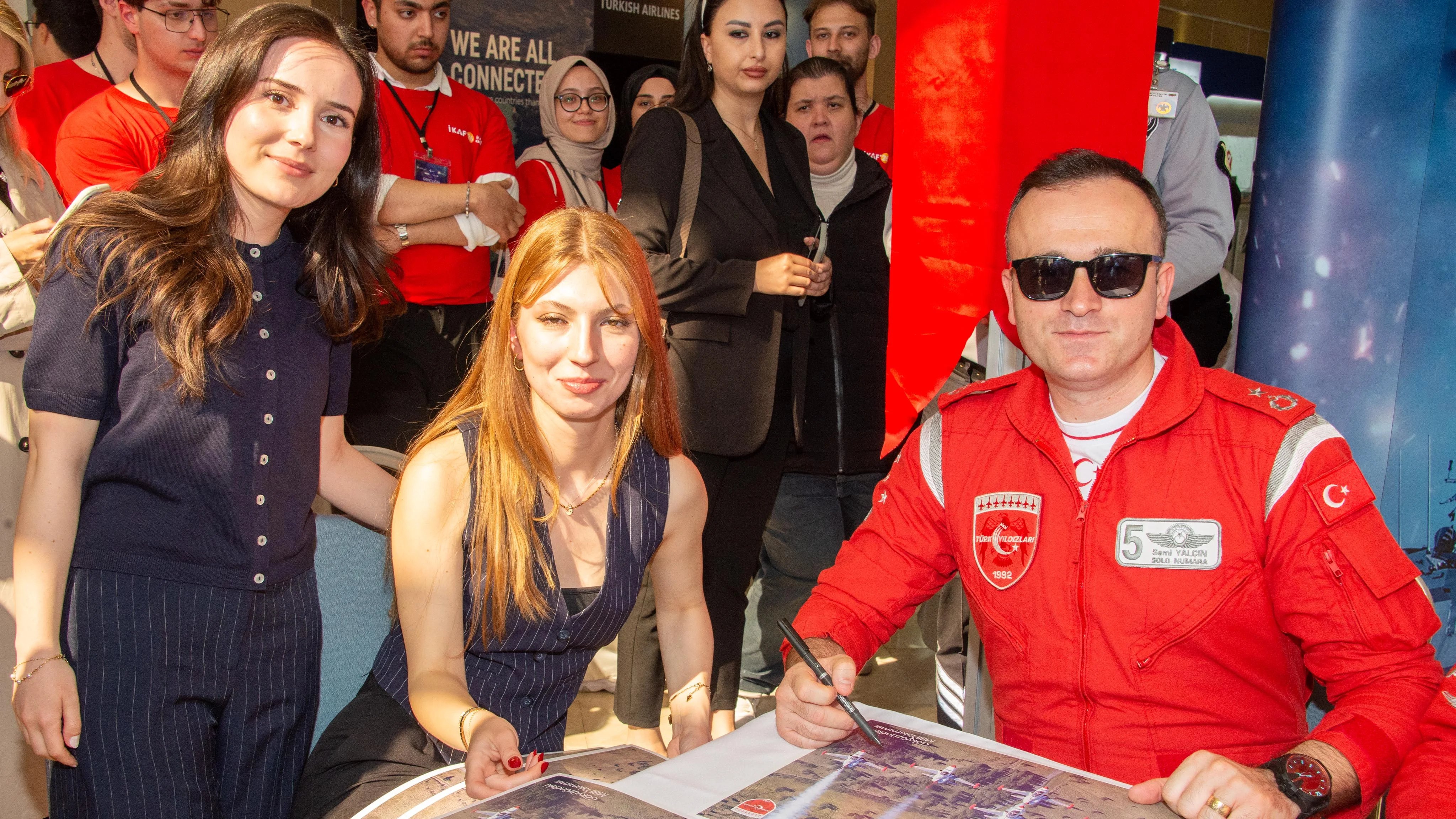 Türk Yıldızları, İKAF’26 kapsamında öğrencilerle buluştu